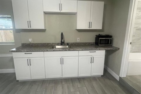Apartment in Bradenton, Florida 2 rooms, 37.16 sq.m. № 2213022 - photo 5