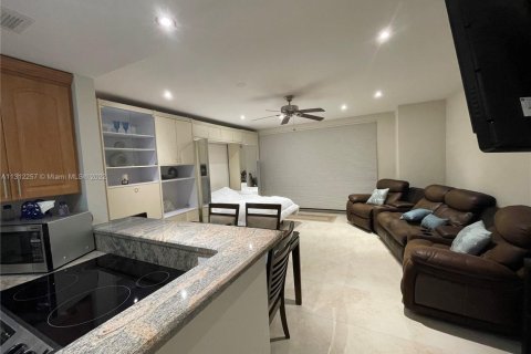 Copropriété à louer à Hollywood, Floride: 44.59 m2 № 1859819 - photo 2