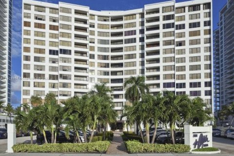 Copropriété à louer à Hollywood, Floride: 44.59 m2 № 1859819 - photo 1