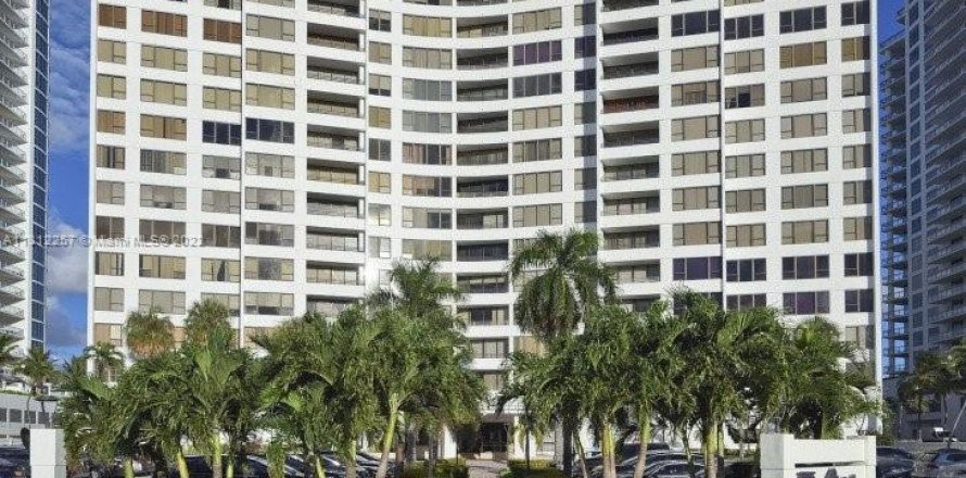 Studio à Condo à Hollywood, Floride  № 1859819