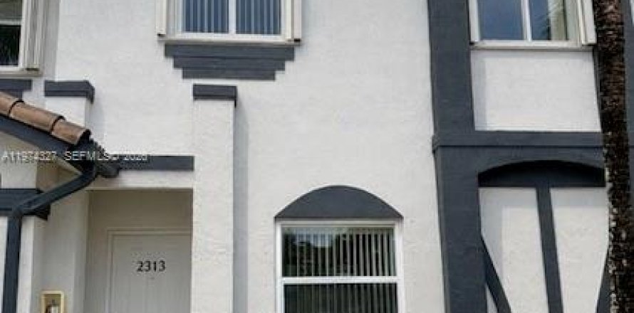 Condominio en Homestead, Florida, 3 dormitorios  № 2040442