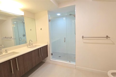 Condominio en alquiler en Doral, Florida, 1 dormitorio, 91.88 m2 № 2026764 - foto 17