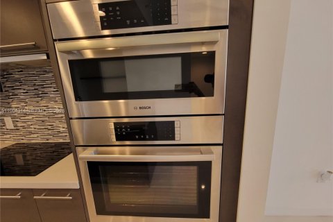 Condominio en alquiler en Doral, Florida, 1 dormitorio, 91.88 m2 № 2026764 - foto 9