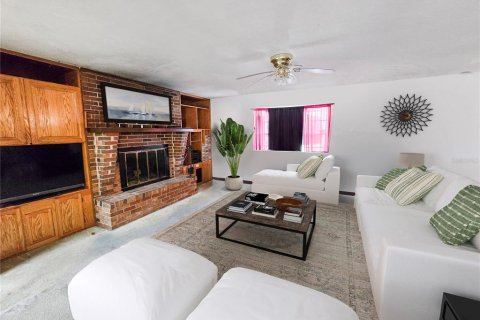 Купить виллу или дом в Хамптон, Флорида 5 комнат, 162.02м2, № 2234551 - фото 6