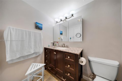 Condo in Hollywood, Florida, 1 bedroom  № 1814013 - photo 16