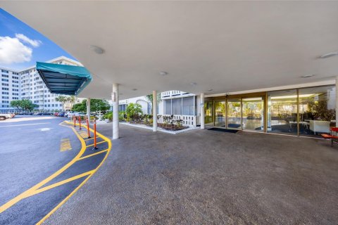 Condo in Hollywood, Florida, 1 bedroom  № 1814013 - photo 29