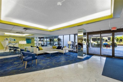 Condo in Hollywood, Florida, 1 bedroom  № 1814013 - photo 24