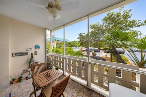 Condo in Hollywood, Florida, 1 bedroom  № 1814013 - photo 19