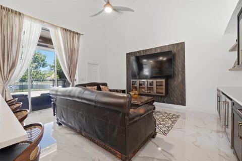 Villa ou maison à vendre à Coral Springs, Floride: 5 chambres, 259.01 m2 № 2087465 - photo 13