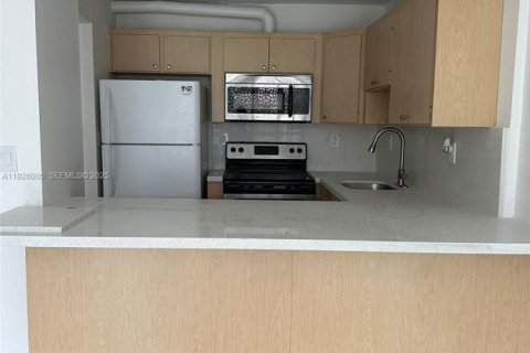 Снять в аренду кондоминиум в Санни-Айлс-Бич, Флорида 1 спальня, 50.72м2, № 2034588 - фото 5