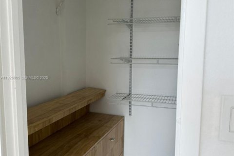 Снять в аренду кондоминиум в Санни-Айлс-Бич, Флорида 1 спальня, 50.72м2, № 2034588 - фото 11