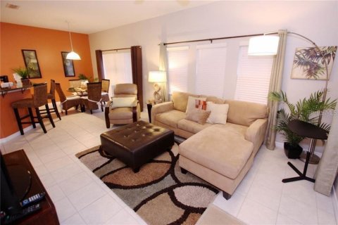 Casa en alquiler en Kissimmee, Florida, 4 dormitorios, 151.99 m2 № 1906110 - foto 3