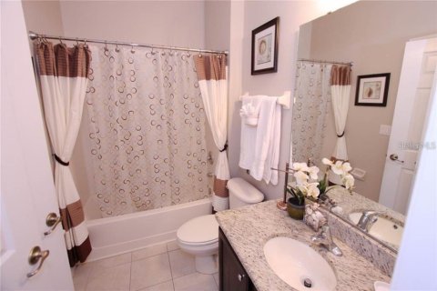 Casa en alquiler en Kissimmee, Florida, 4 dormitorios, 151.99 m2 № 1906110 - foto 13