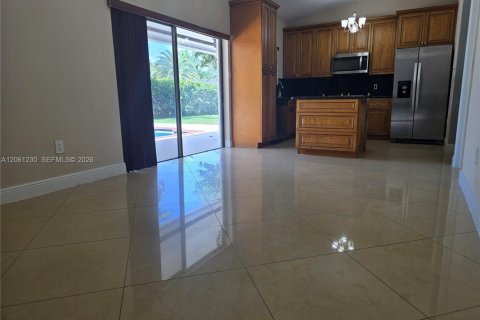House in Miami, Florida 4 bedrooms, 154.5 sq.m. № 2274157 - photo 11