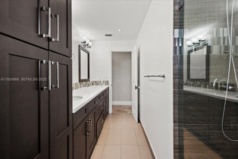 Casa en venta en Weston, Florida, 4 dormitorios, 315.59 m2 № 1983141 - foto 23