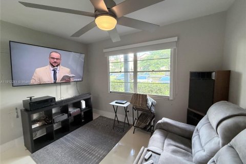 Copropriété à vendre à Pembroke Pines, Floride: 2 chambres, 110.74 m2 № 1966817 - photo 25