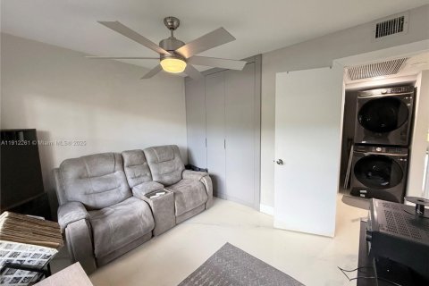 Copropriété à vendre à Pembroke Pines, Floride: 2 chambres, 110.74 m2 № 1966817 - photo 22