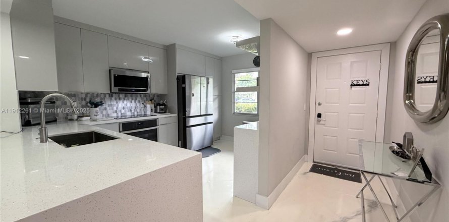 Condo à Pembroke Pines, Floride, 2 chambres  № 1966817