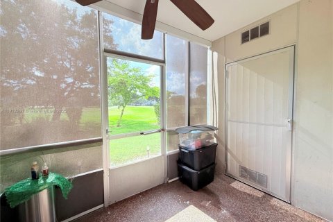 Copropriété à vendre à Pembroke Pines, Floride: 2 chambres, 110.74 m2 № 1966817 - photo 29