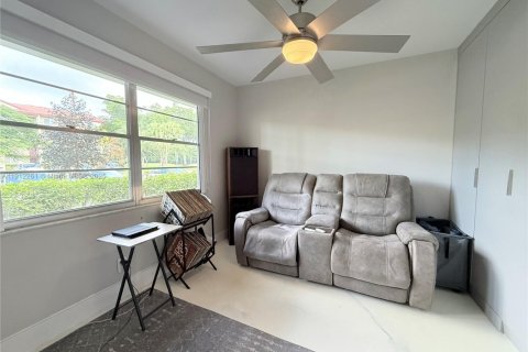 Copropriété à vendre à Pembroke Pines, Floride: 2 chambres, 110.74 m2 № 1966817 - photo 26