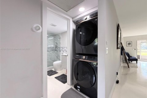 Copropriété à vendre à Pembroke Pines, Floride: 2 chambres, 110.74 m2 № 1966817 - photo 24