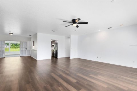 Villa ou maison à vendre à Apopka, Floride: 3 chambres, 197.88 m2 № 1905808 - photo 5