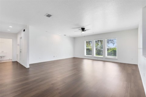 Villa ou maison à vendre à Apopka, Floride: 3 chambres, 197.88 m2 № 1905808 - photo 3
