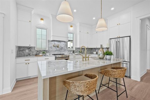 Casa en venta en Saint Petersburg, Florida, 4 dormitorios, 243.03 m2 № 1719718 - foto 16