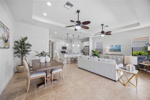 House in Venice, Florida 3 bedrooms, 203.83 sq.m. № 2324033 - photo 17