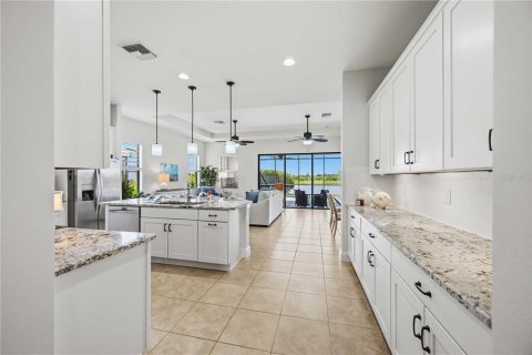 House in Venice, Florida 3 bedrooms, 203.83 sq.m. № 2324033 - photo 19
