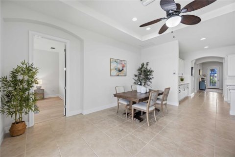 House in Venice, Florida 3 bedrooms, 203.83 sq.m. № 2324033 - photo 15