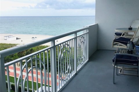 Copropriété à vendre à Miami Beach, Floride: 3 chambres, 205.22 m2 № 2047158 - photo 2