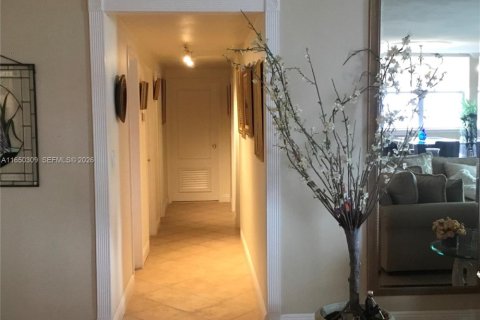 Copropriété à vendre à Miami Beach, Floride: 3 chambres, 205.22 m2 № 2047158 - photo 9