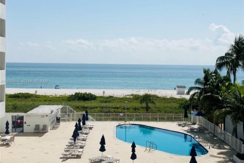 Copropriété à vendre à Miami Beach, Floride: 3 chambres, 205.22 m2 № 2047158 - photo 19