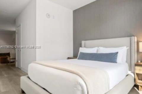 Condo in Miami, Florida, 1 bedroom № 1862164 - photo 10