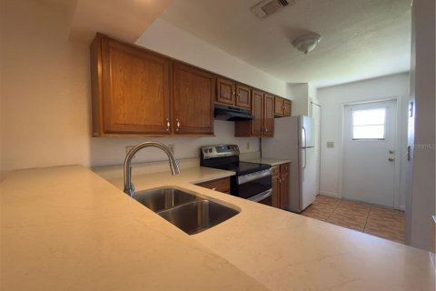 House in Kissimmee, Florida 2 bedrooms, 79.34 sq.m. № 2205668 - photo 6