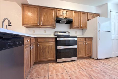 House in Kissimmee, Florida 2 bedrooms, 79.34 sq.m. № 2205668 - photo 4