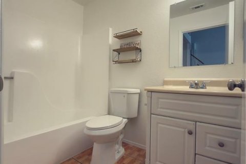 House in Kissimmee, Florida 2 bedrooms, 79.34 sq.m. № 2205668 - photo 20