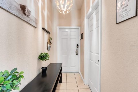 Adosado en venta en Davenport, Florida, 4 dormitorios, 138.61 m2 № 2103265 - foto 13