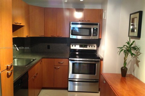 Купить кондоминиум в Авентура, Флорида 1 спальня, 75.25м2, № 2013915 - фото 1