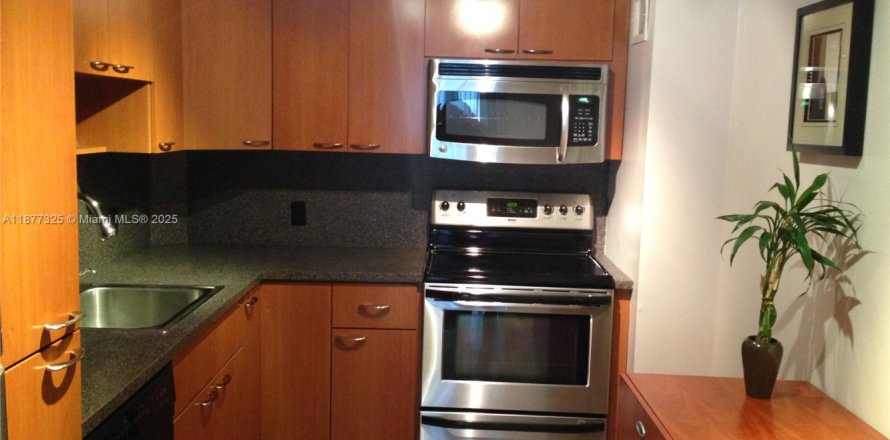 Кондоминиум с 1 спальней в Авентура, Флорида № 2013915