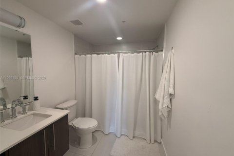 Condo in Doral, Florida, 2 bedrooms  № 2045409 - photo 19