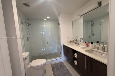Condo in Doral, Florida, 2 bedrooms  № 2045409 - photo 10