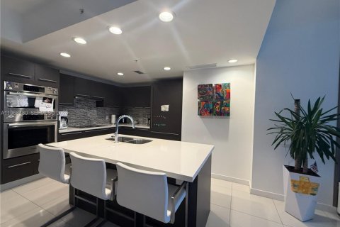 Condo in Doral, Florida, 2 bedrooms  № 2045409 - photo 20