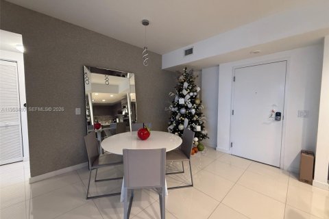 Condo in Doral, Florida, 2 bedrooms  № 2045409