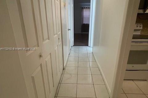 Condominio en venta en Miami Gardens, Florida, 1 dormitorio, 57.6 m2 № 2076817 - foto 14