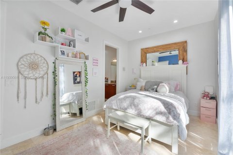 Townhouse in Pompano Beach, Florida 3 bedrooms, 274.06 sq.m. № 1996982 - photo 3