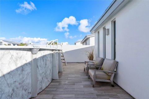 Townhouse in Pompano Beach, Florida 3 bedrooms, 274.06 sq.m. № 1996982 - photo 17