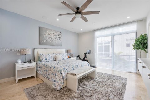 Townhouse in Pompano Beach, Florida 3 bedrooms, 274.06 sq.m. № 1996982 - photo 8