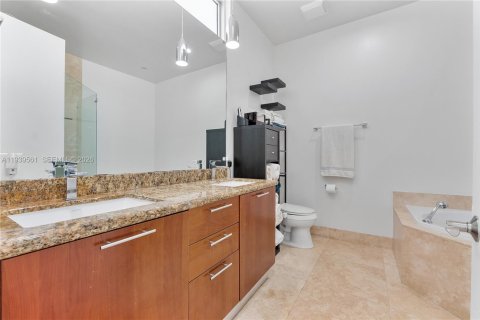 Townhouse in Pompano Beach, Florida 3 bedrooms, 274.06 sq.m. № 1996982 - photo 11